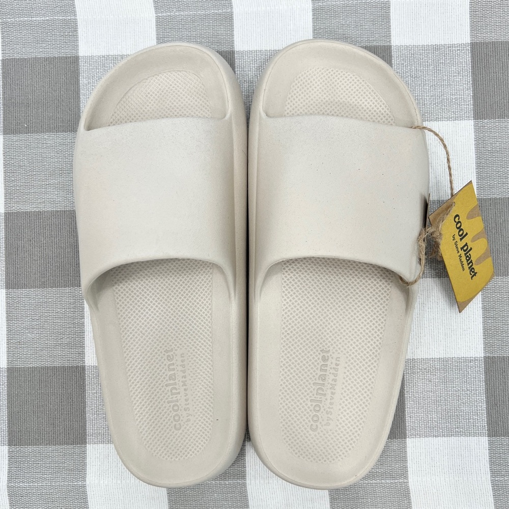 COOL PLANET By Steve Madden Cloud Slides